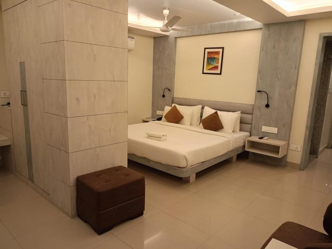 Hotel Rishiraj, Nagaon Nagaon  Exteriör bild