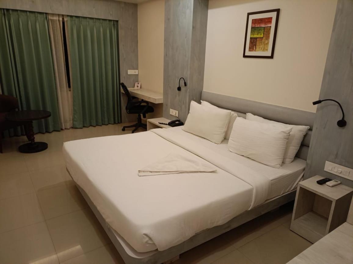 Hotel Rishiraj, Nagaon Nagaon  Exteriör bild